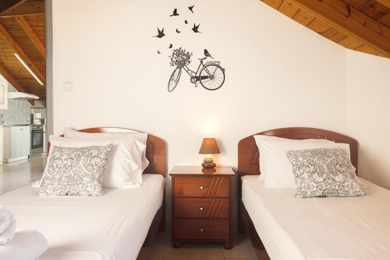 George Beachfront Apartments Lithakia  ภายนอก รูปภาพ