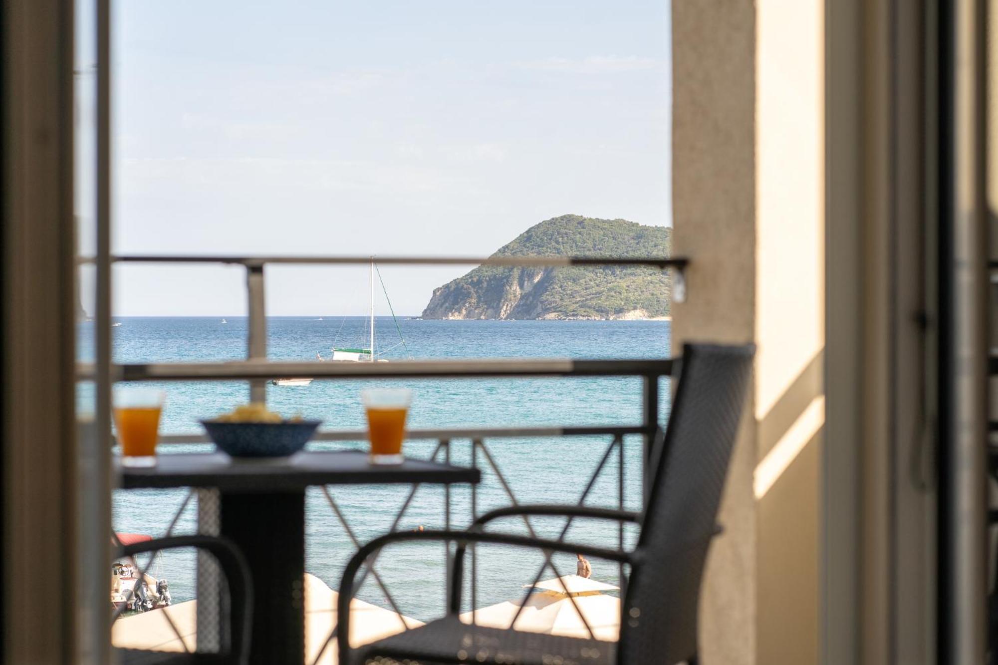George Beachfront Apartments Lithakia  ห้อง รูปภาพ