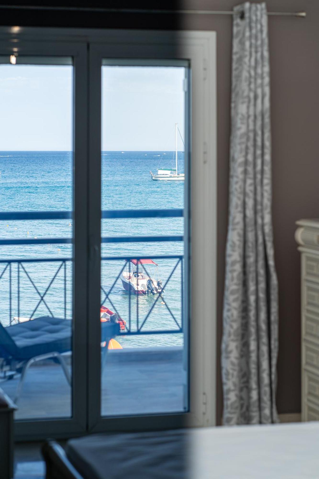 George Beachfront Apartments Lithakia  ห้อง รูปภาพ