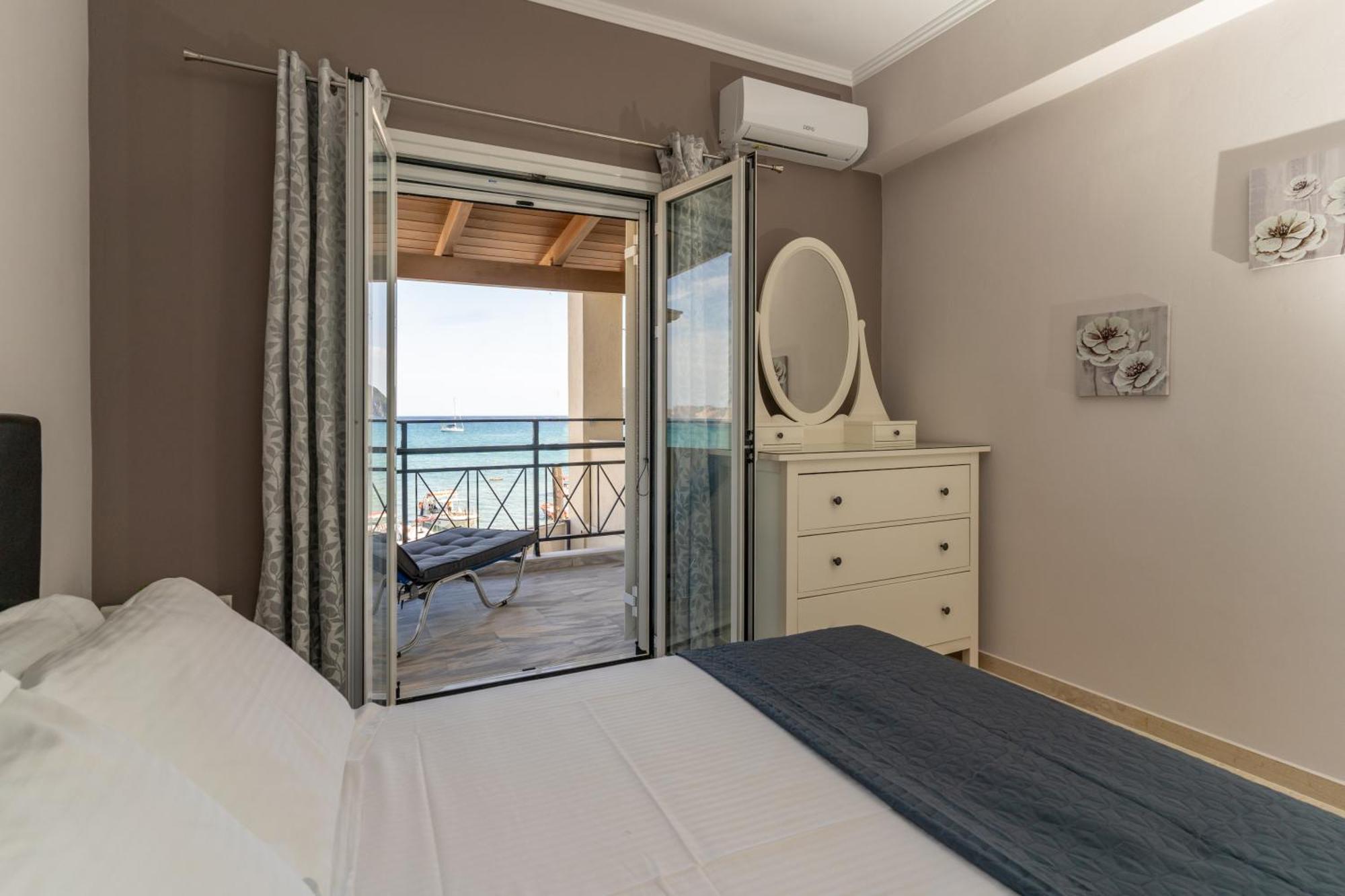 George Beachfront Apartments Lithakia  ห้อง รูปภาพ