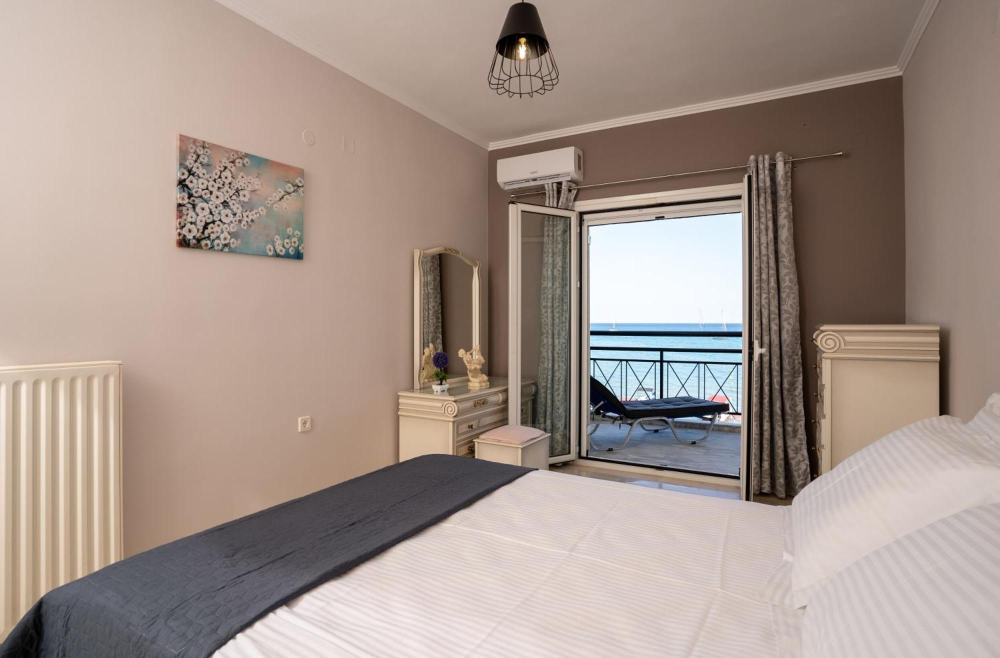 George Beachfront Apartments Lithakia  ภายนอก รูปภาพ