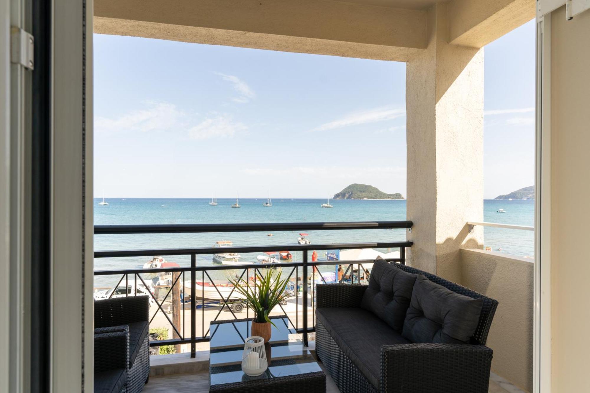 George Beachfront Apartments Lithakia  ภายนอก รูปภาพ
