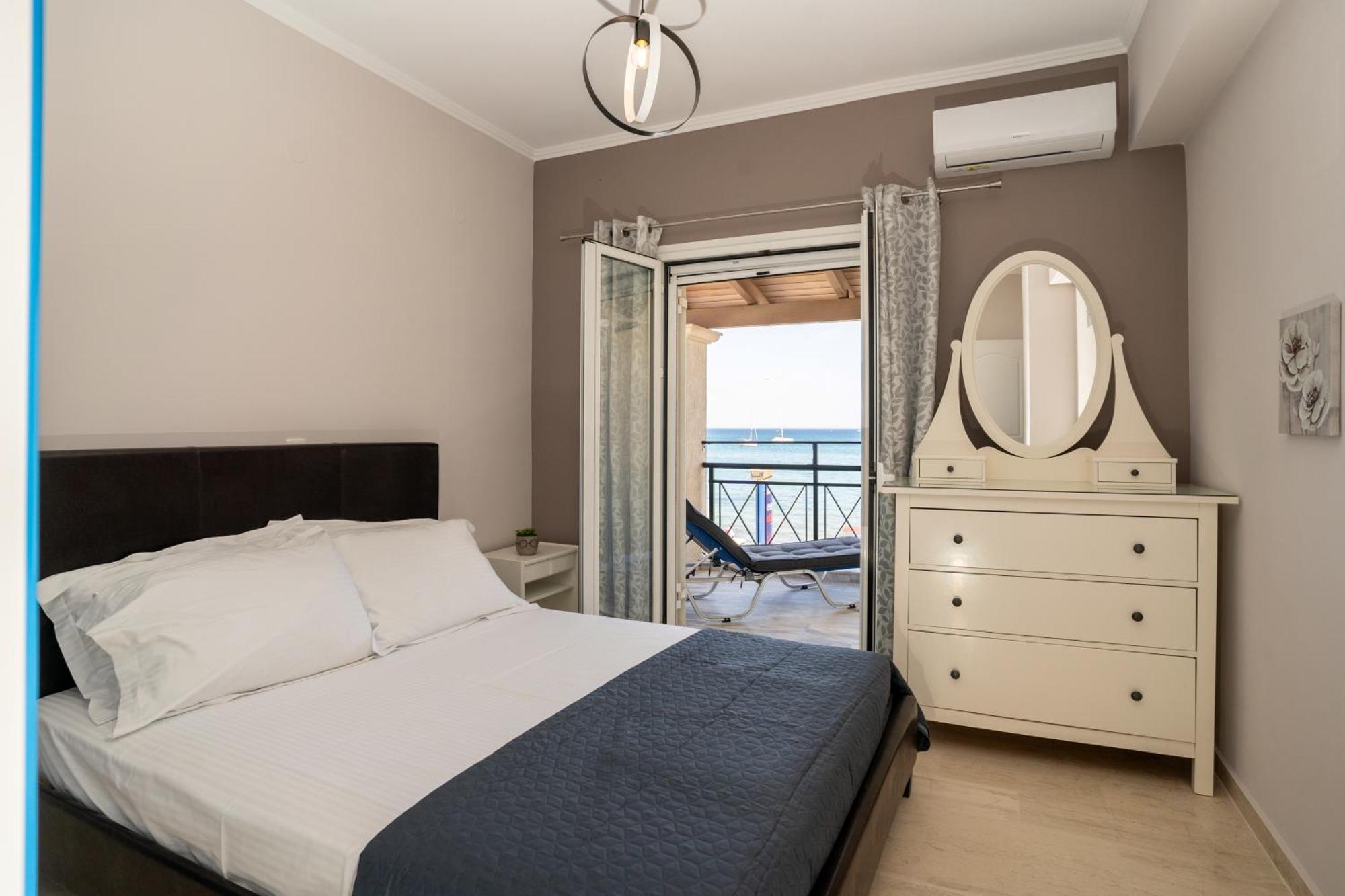 George Beachfront Apartments Lithakia  ห้อง รูปภาพ