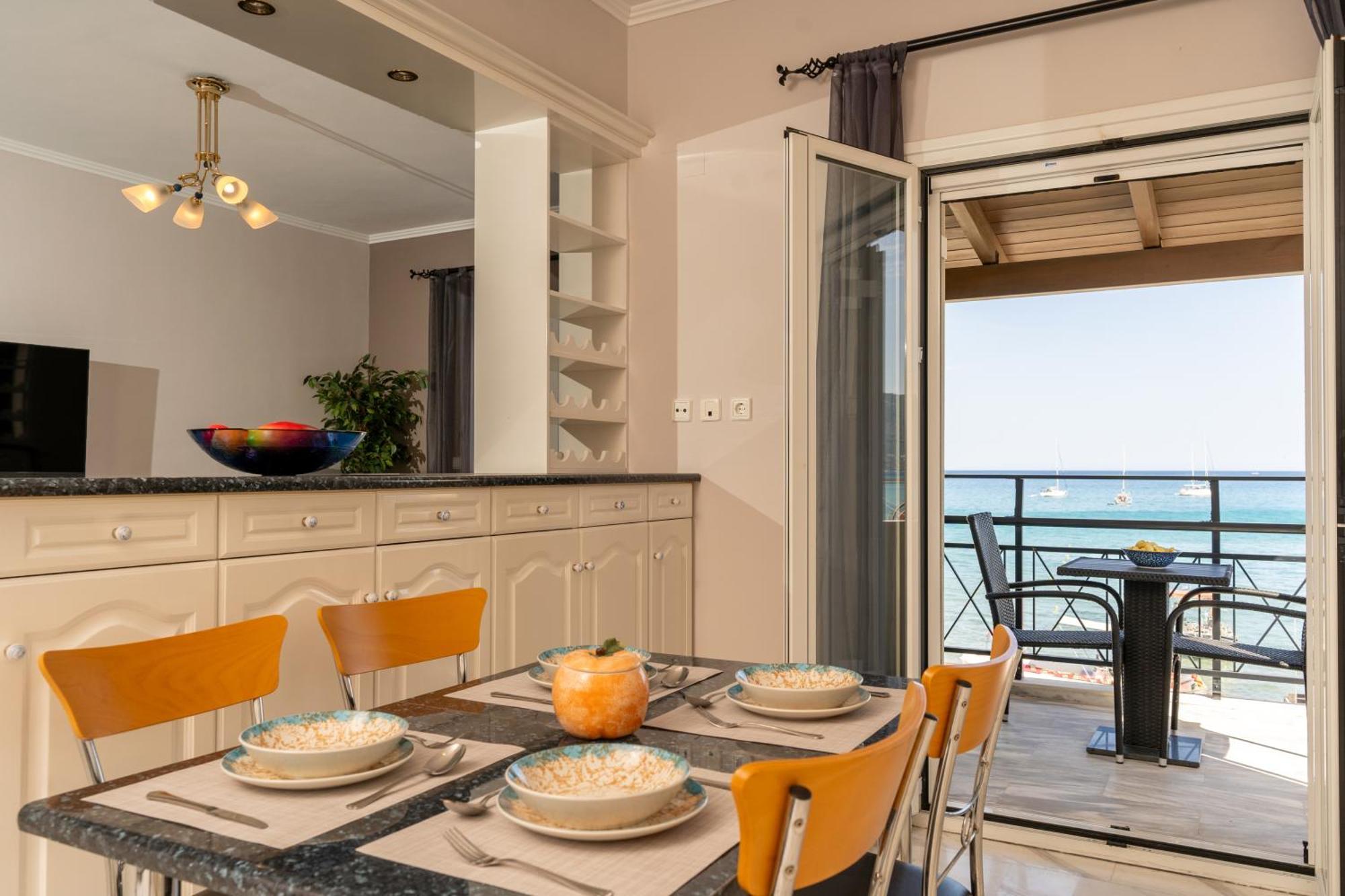 George Beachfront Apartments Lithakia  ห้อง รูปภาพ